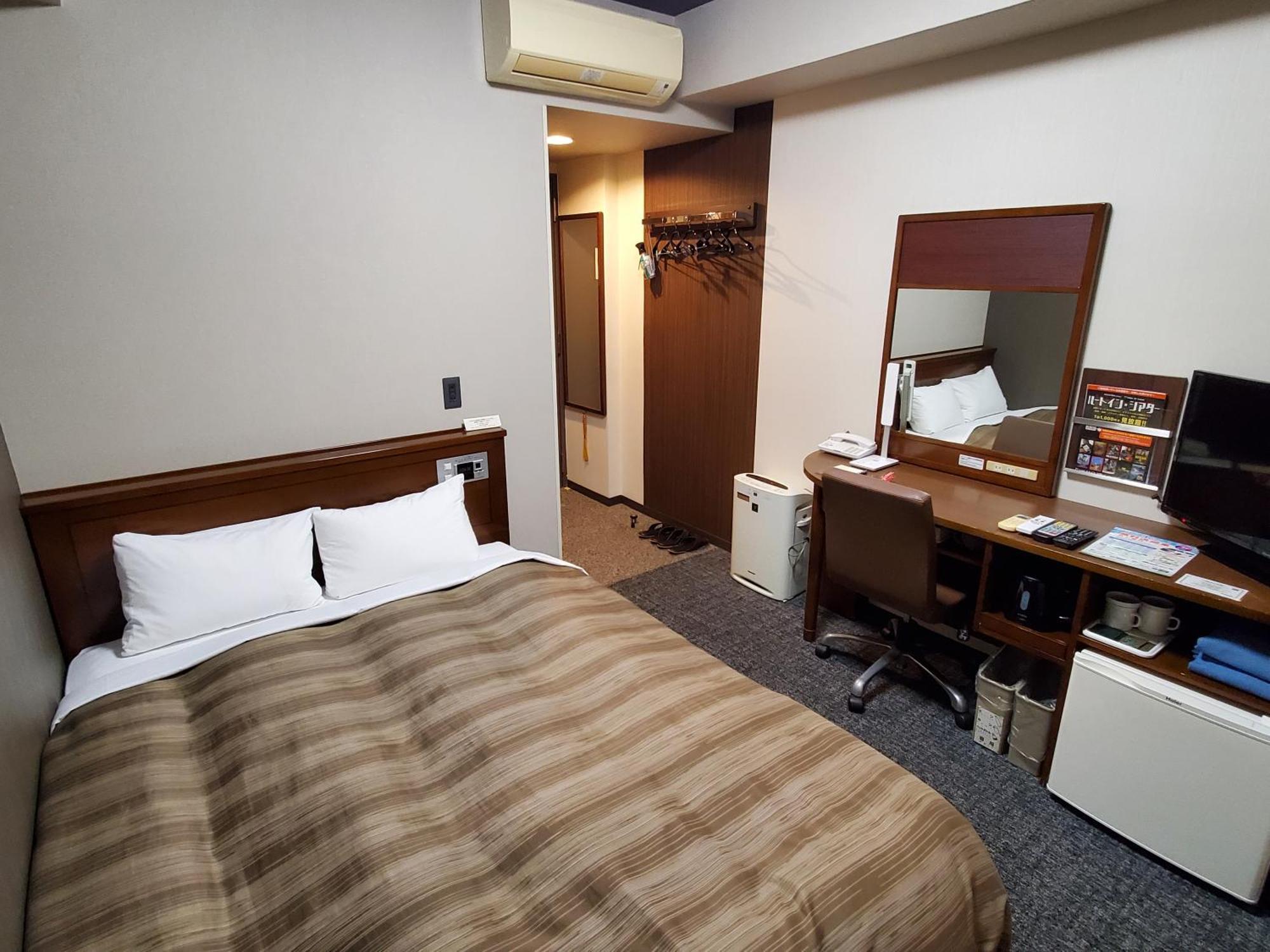 Hotel Route-Inn Dai-Ni Kameyama Inter Екстериор снимка