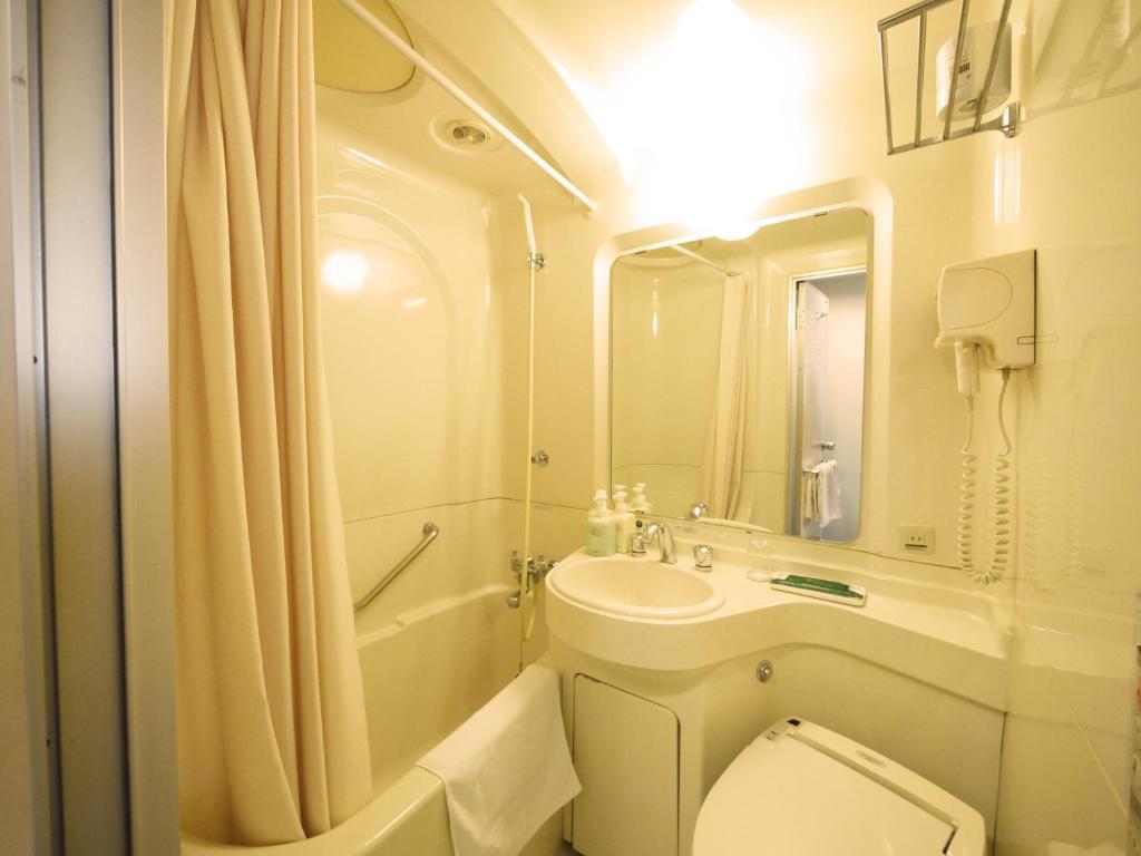 Hotel Route-Inn Dai-Ni Kameyama Inter Стая снимка